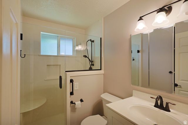132 LARKIN LN, Kaysville, UT 84037