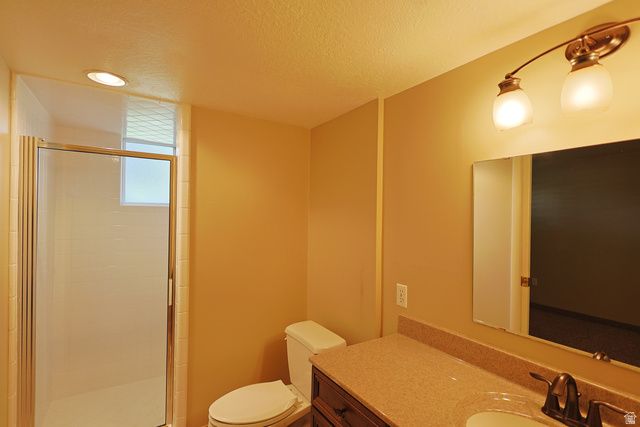 132 LARKIN LN, Kaysville, UT 84037