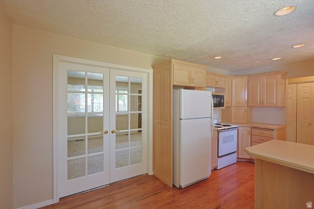 132 LARKIN LN, Kaysville, UT 84037