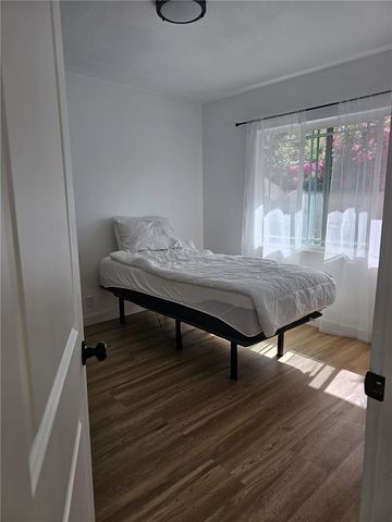 1043 W Orange Road, Santa Ana, CA 92706