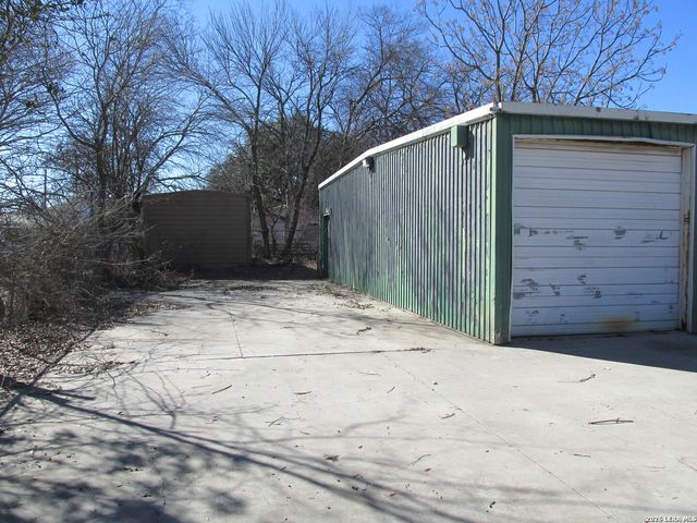 1610 N Whitman, San Antonio, TX 78211