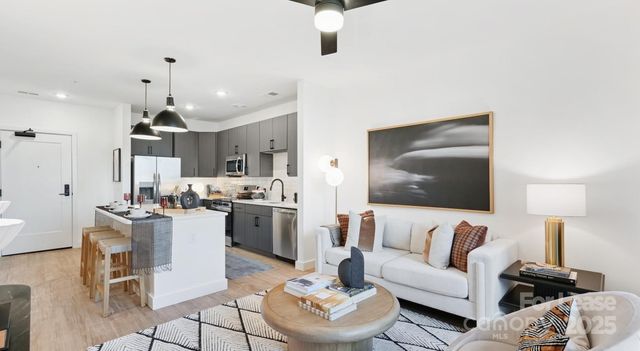 1007 S Mint Street T1, Charlotte, NC 28203