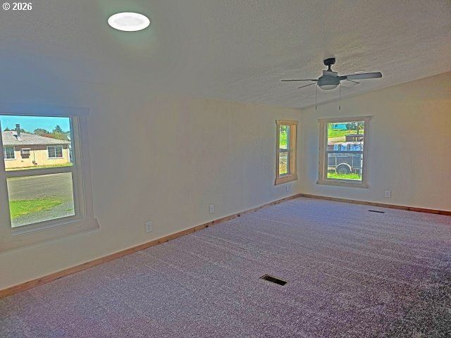 591 Se CARROL St, Winston, OR 97496