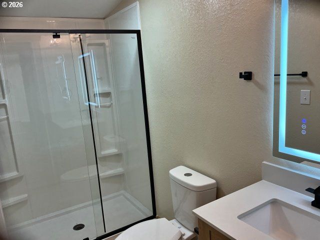 591 Se CARROL St, Winston, OR 97496