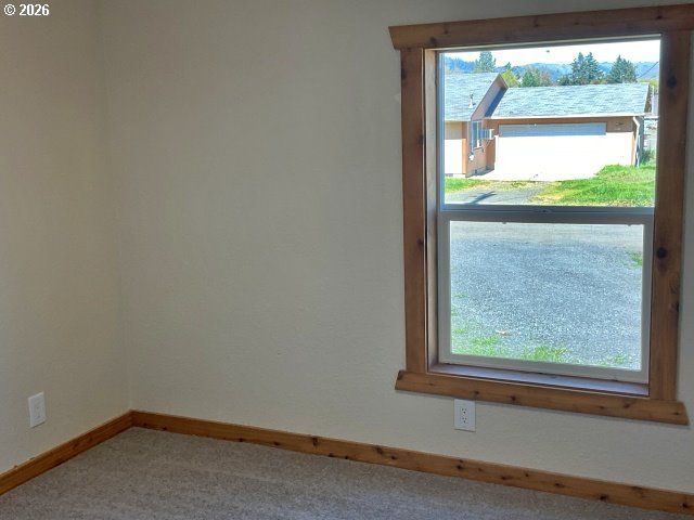 591 Se CARROL St, Winston, OR 97496