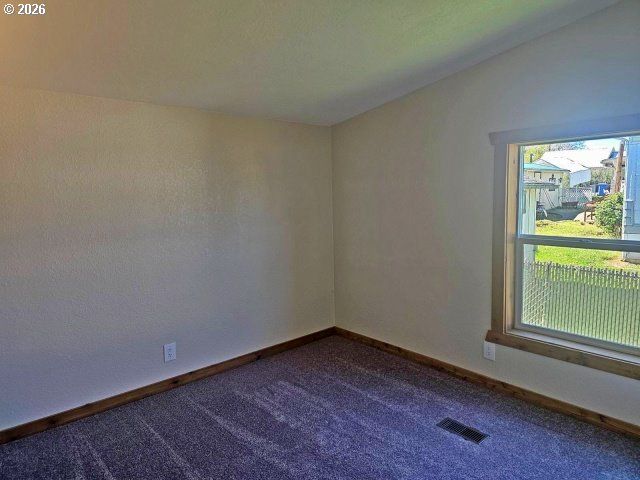 591 Se CARROL St, Winston, OR 97496