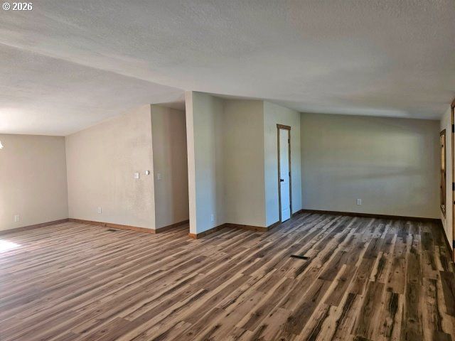 591 Se CARROL St, Winston, OR 97496