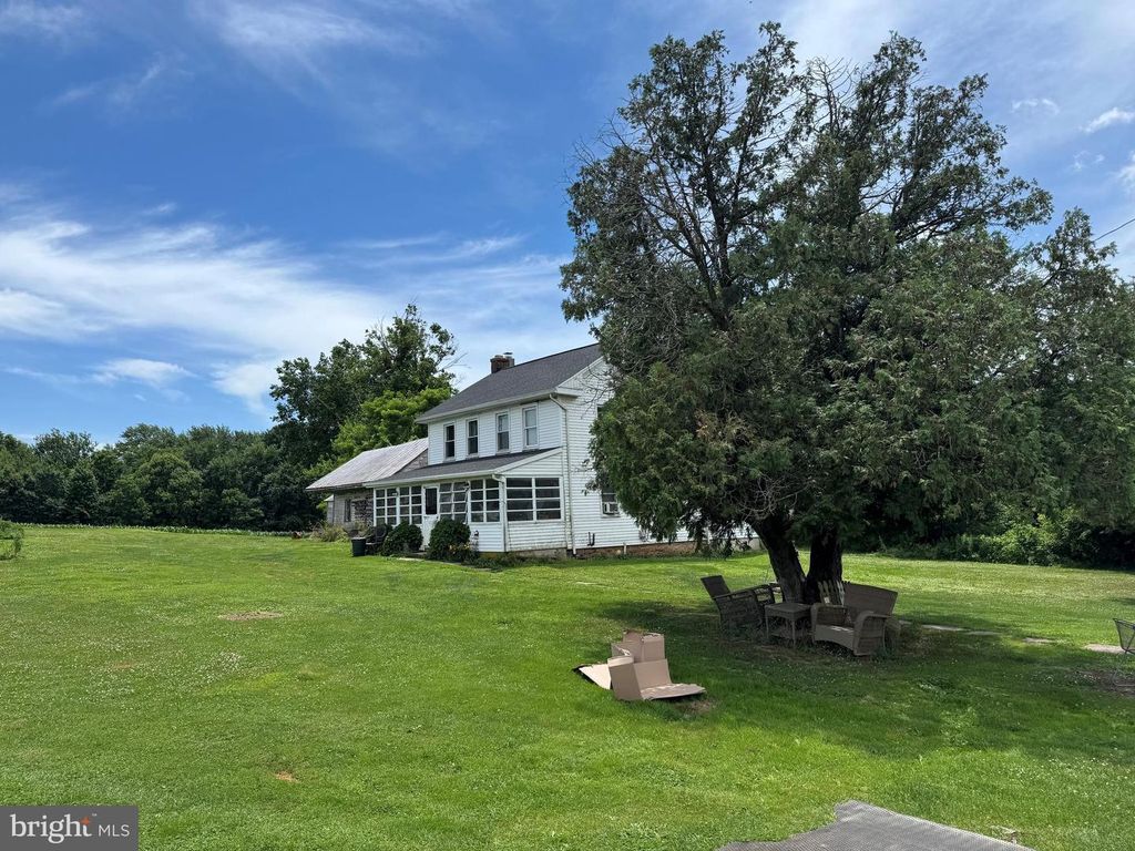 837 BIG MOUNT RD, Thomasville, PA 17364