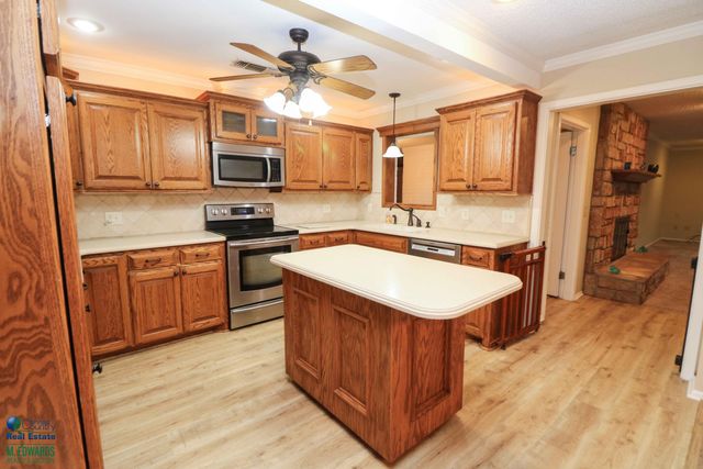 200 Crescent Drive, Littlefield, TX 79339