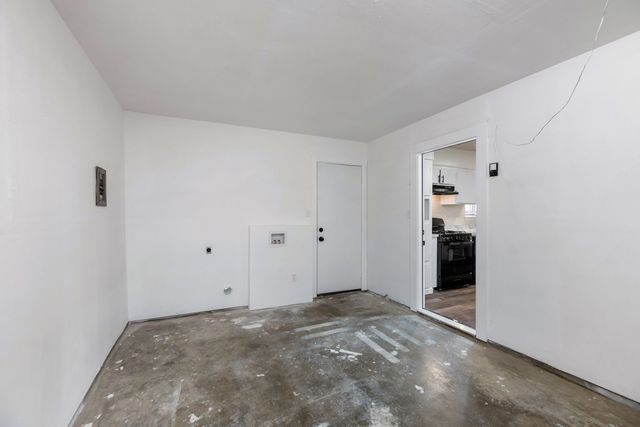 102 Mildred Lane, Benbrook, TX 76126