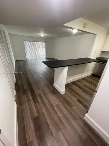 4164 Inverrary Dr 106, Lauderhill, FL 33319