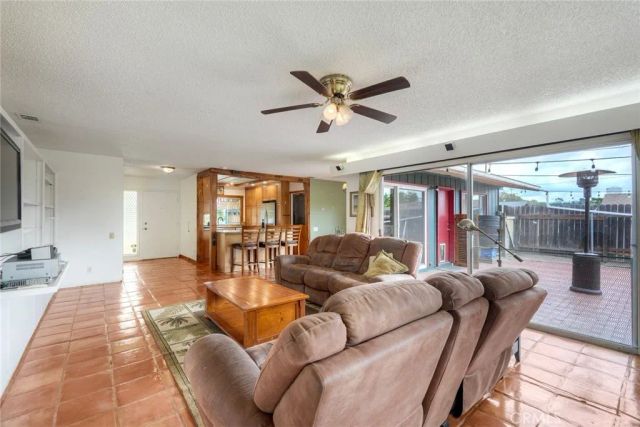 316 W Kalmia, Fallbrook, CA 92028