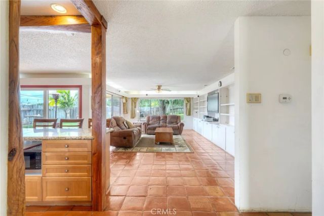 316 W Kalmia, Fallbrook, CA 92028