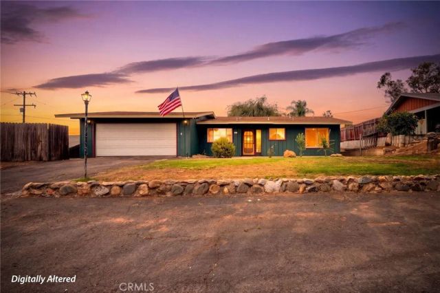 316 W Kalmia, Fallbrook, CA 92028