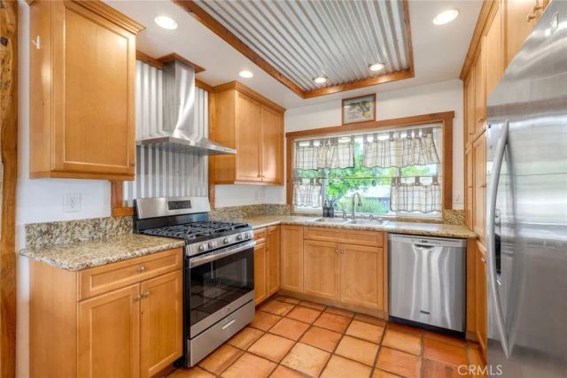 316 W Kalmia, Fallbrook, CA 92028