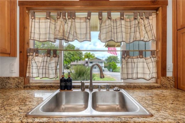 316 W Kalmia, Fallbrook, CA 92028
