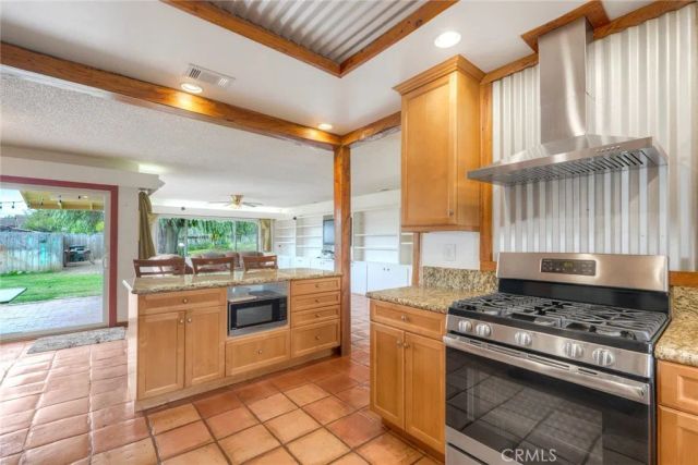 316 W Kalmia, Fallbrook, CA 92028