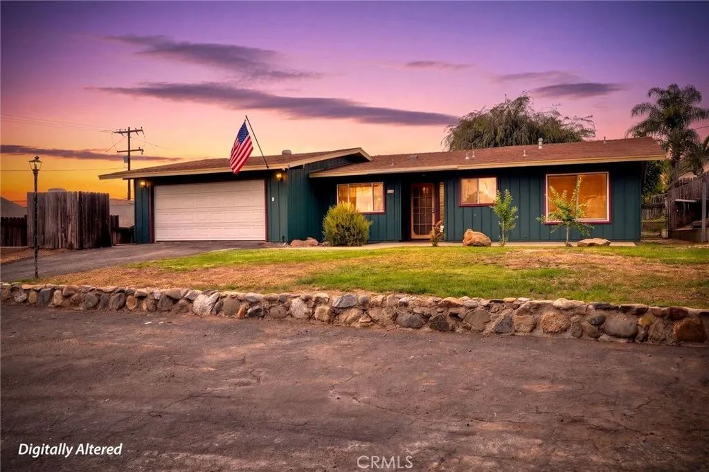 316 W Kalmia, Fallbrook, CA 92028