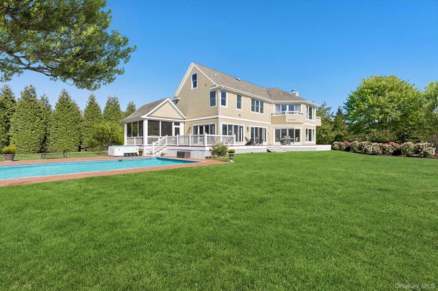 5 Woodcock Lane, Remsenburg, NY 11960