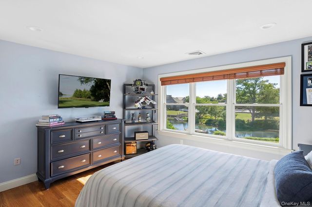 5 Woodcock Lane, Remsenburg, NY 11960