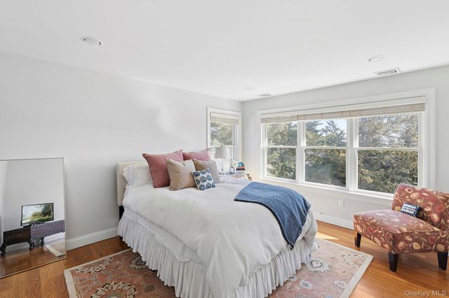 5 Woodcock Lane, Remsenburg, NY 11960