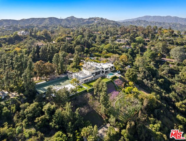 300 N San Rafael Avenue, Pasadena, CA 91105