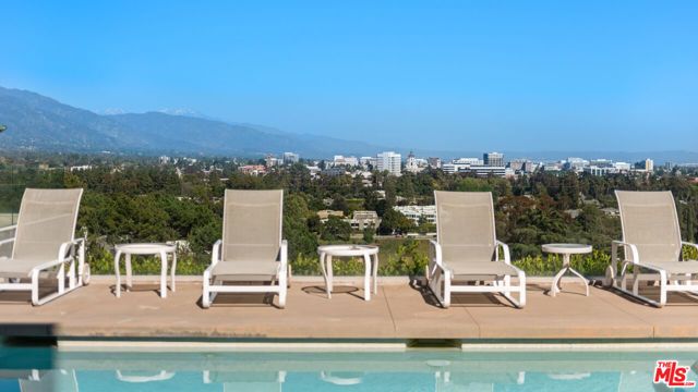 300 N San Rafael Avenue, Pasadena, CA 91105