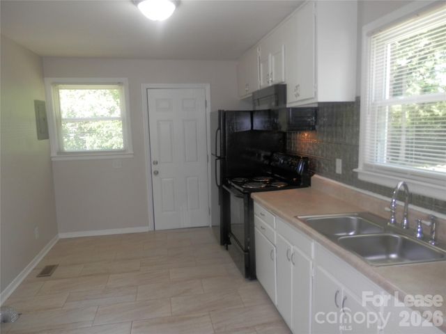 3016 Colfax Street, Charlotte, NC 28216