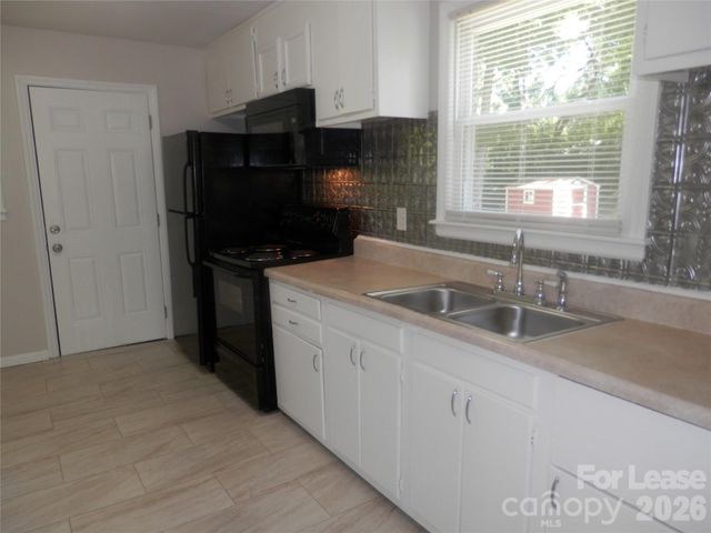 3016 Colfax Street, Charlotte, NC 28216
