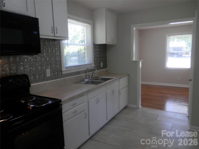 3016 Colfax Street, Charlotte, NC 28216