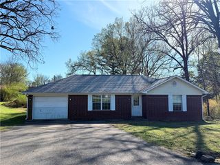 1801 W Cline Street, Clarksville, AR 72830