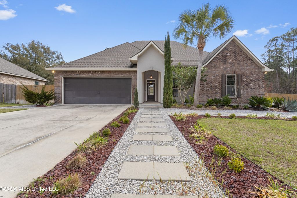 7444 Saints Circle, Ocean Springs, MS 39564
