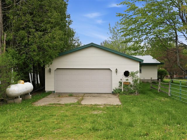 17079 5th Street, Barryton, MI 49305