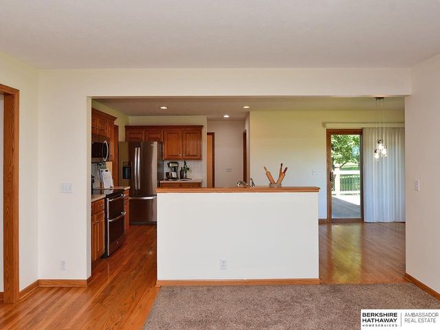 16808 Seward Street, Omaha, NE 68118