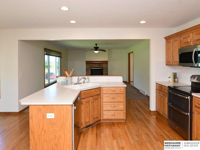 16808 Seward Street, Omaha, NE 68118