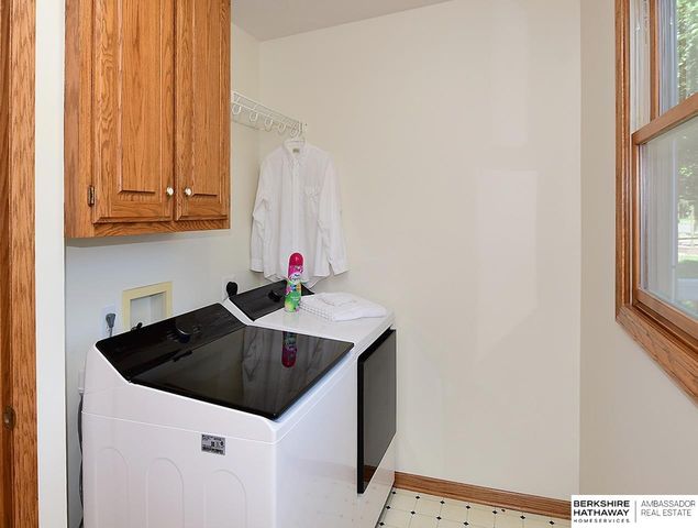 16808 Seward Street, Omaha, NE 68118