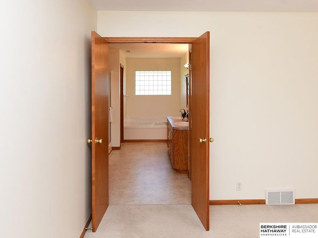 16808 Seward Street, Omaha, NE 68118