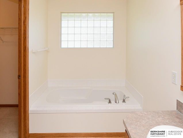 16808 Seward Street, Omaha, NE 68118