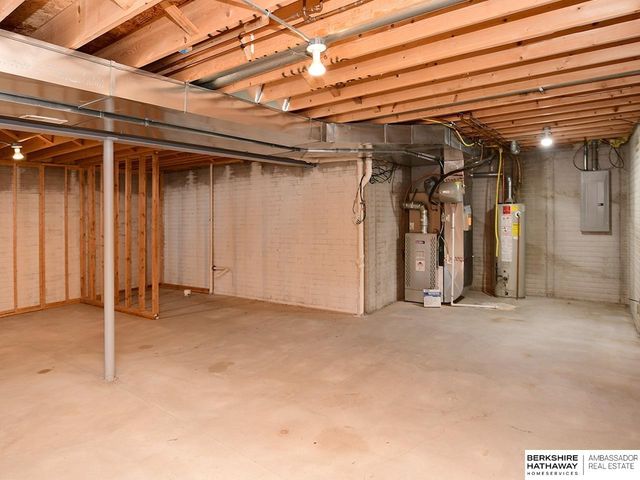 16808 Seward Street, Omaha, NE 68118