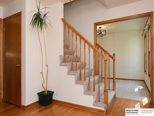16808 Seward Street, Omaha, NE 68118