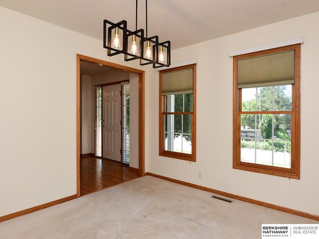 16808 Seward Street, Omaha, NE 68118