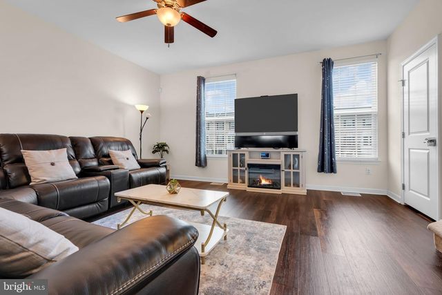 6 BENFORD LN, Beverly, NJ 08010