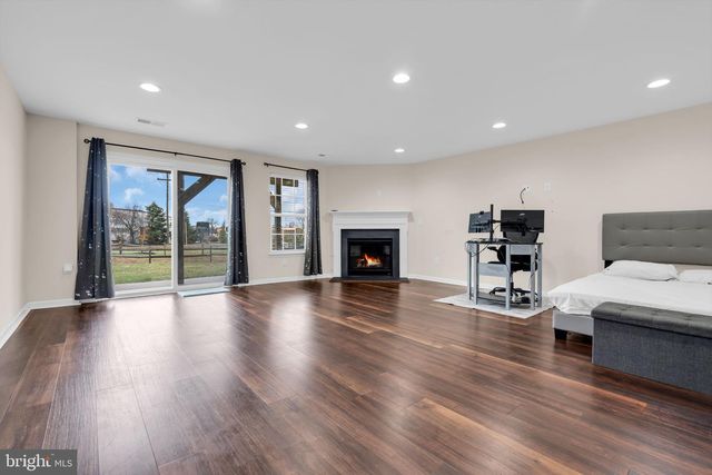 6 BENFORD LN, Beverly, NJ 08010