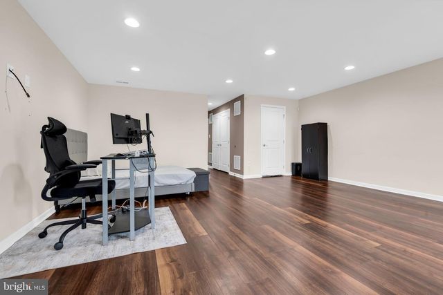 6 BENFORD LN, Beverly, NJ 08010