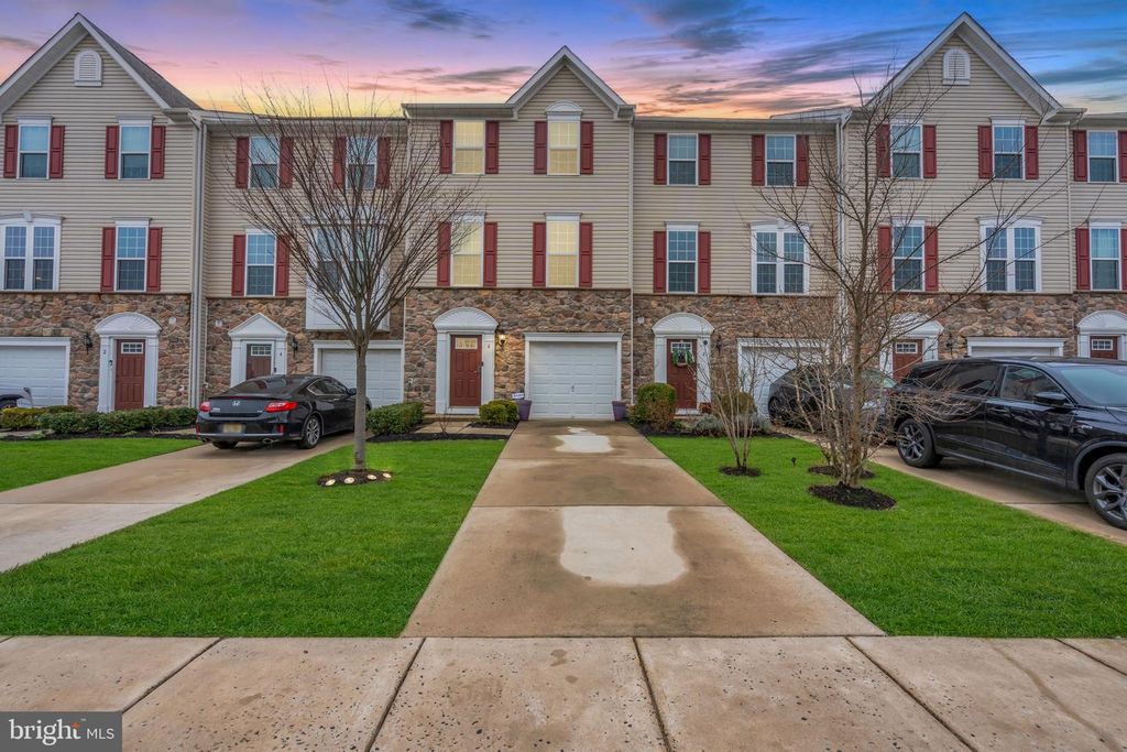 6 BENFORD LN, Beverly, NJ 08010