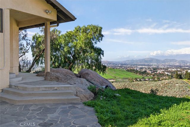 20682 Hill Top Drive, Riverside, CA 92507