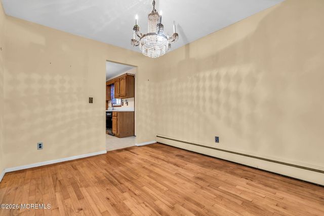 28 Shady Nook Drive, Toms River, NJ 08755