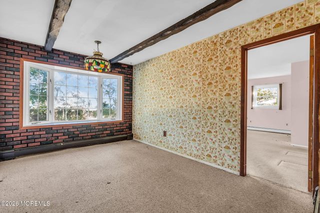 28 Shady Nook Drive, Toms River, NJ 08755