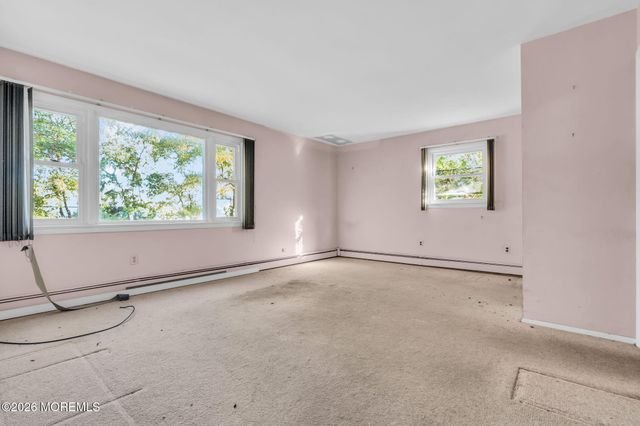 28 Shady Nook Drive, Toms River, NJ 08755