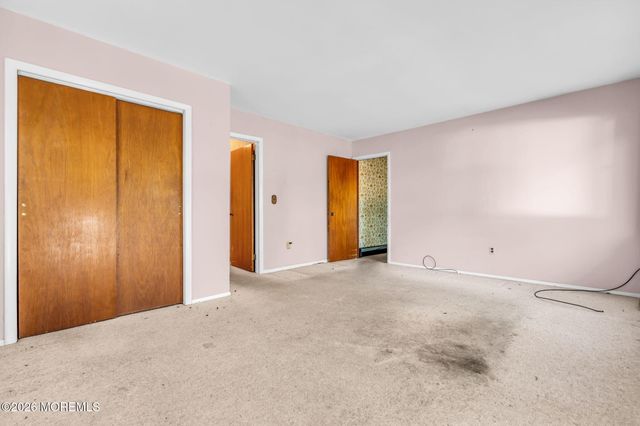 28 Shady Nook Drive, Toms River, NJ 08755